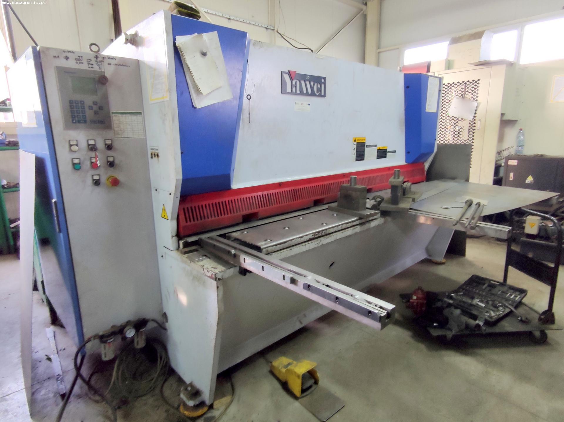 Cesoie a ghigliottina YAWEI L6SK 6X2500 in vendita - foto 2